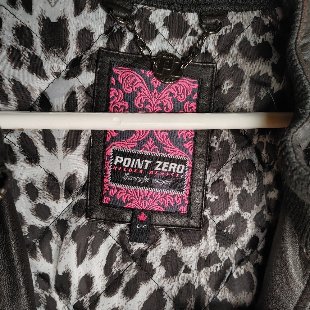 Vegan Point Zero Leather Trenchcoat - Picture 7 of 8